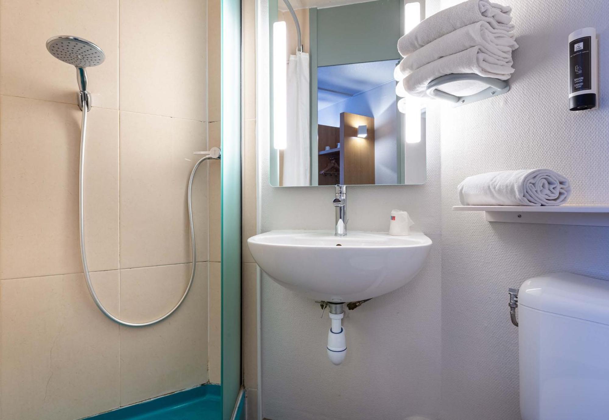 B&B Hotel Chartres Le Coudray Eksteriør billede