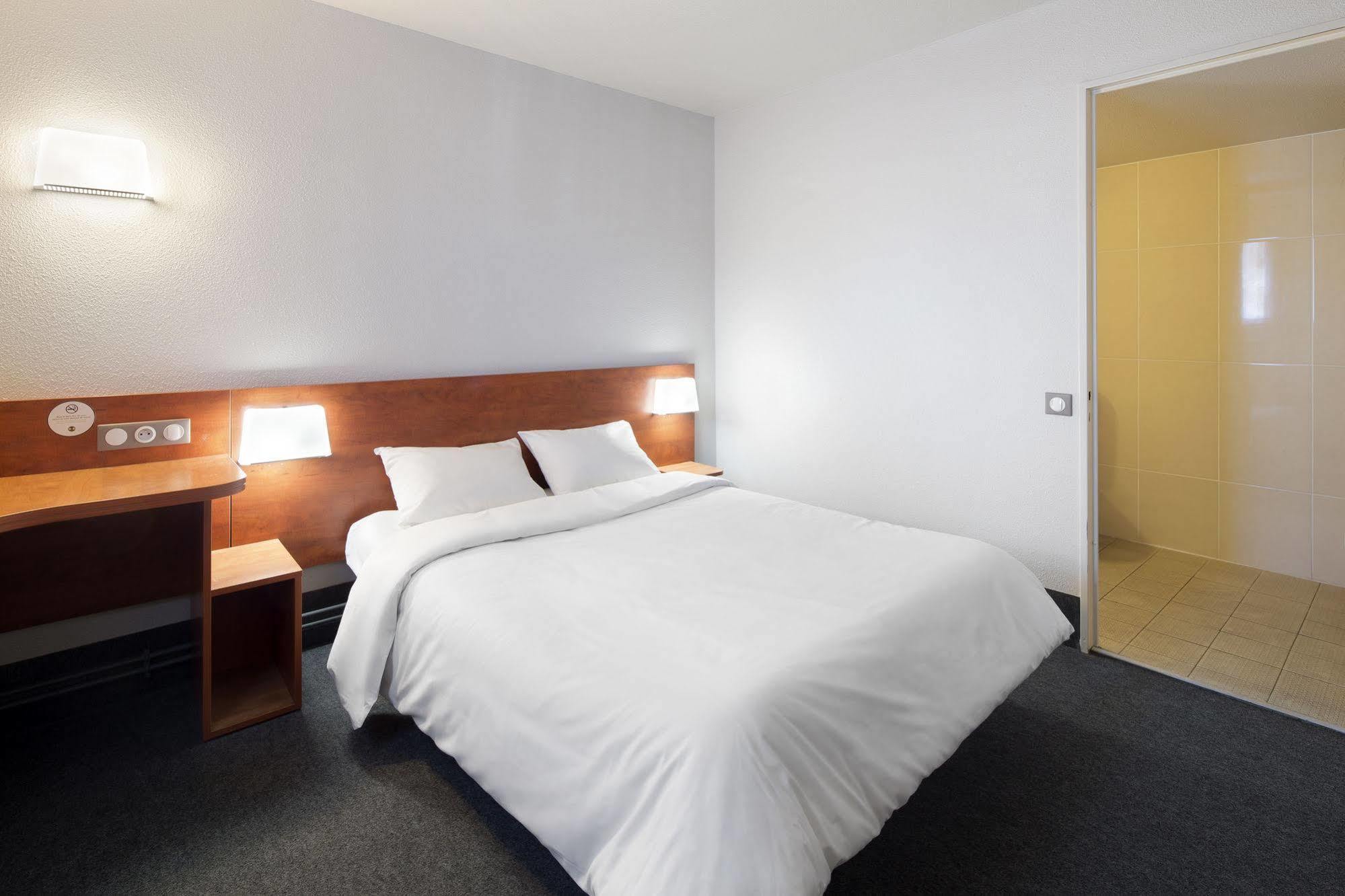 B&B Hotel Chartres Le Coudray Eksteriør billede